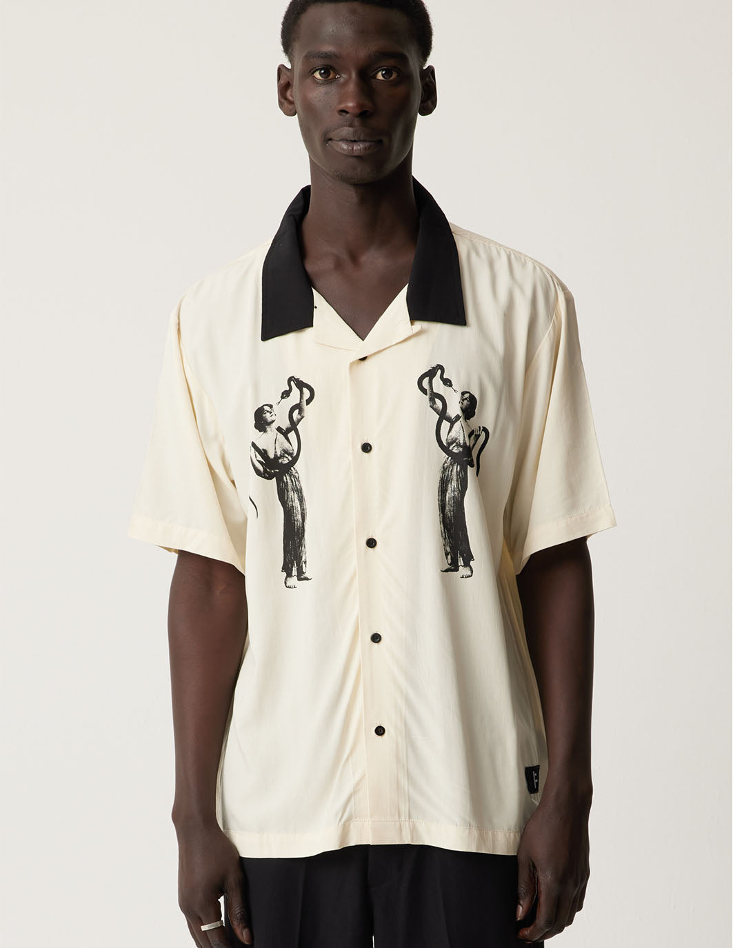 REPTILIAN SS SHIRT | CREME
