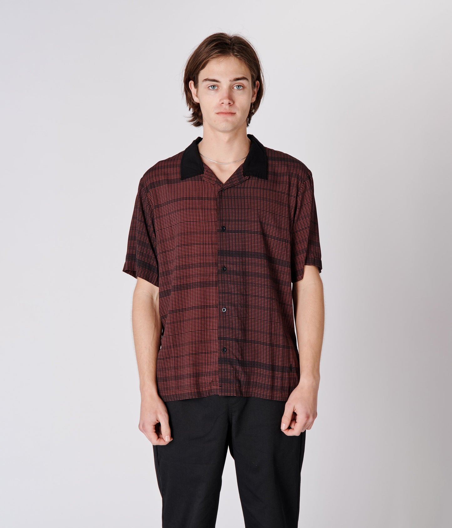 MARILYN ARROWS SS SHIRT // CRIMSON