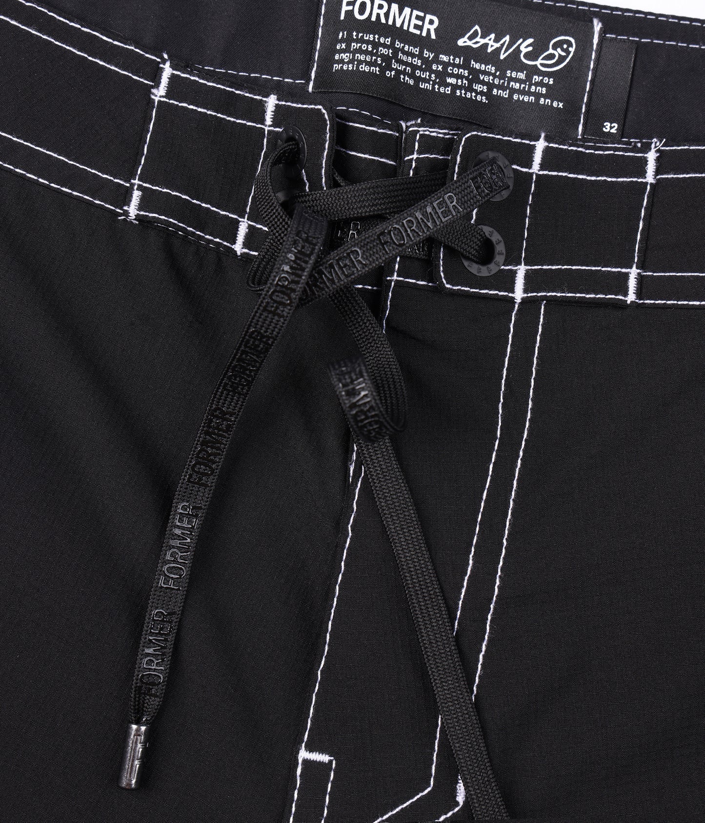 REYNOLDS 19" TRUNK // BLACK