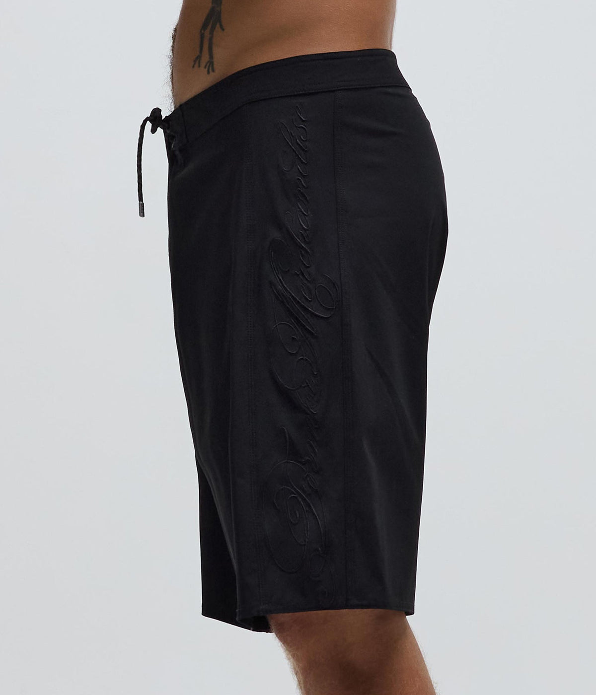 ILLUSION 21" TRUNK // BLACK