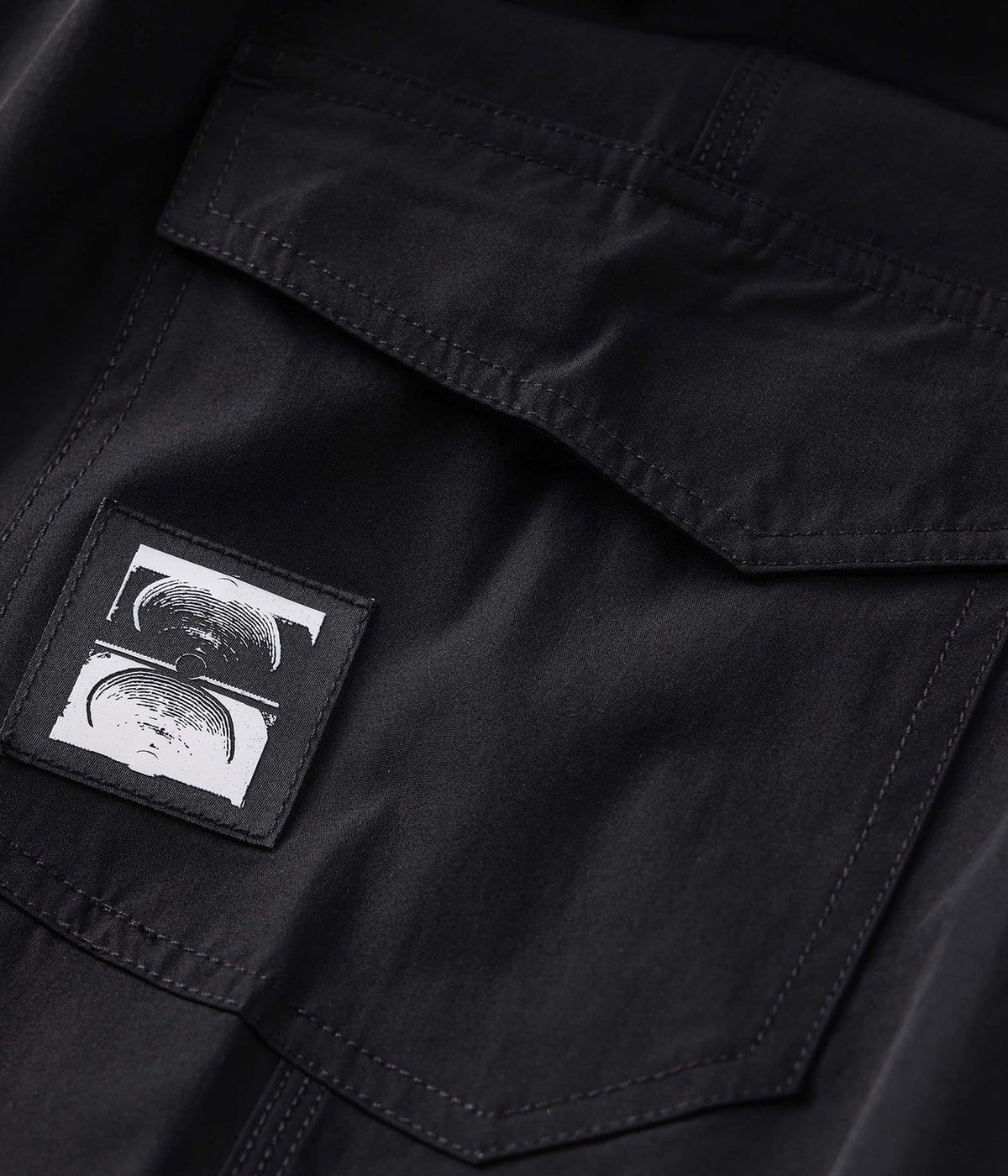 ILLUSION 21" TRUNK // BLACK