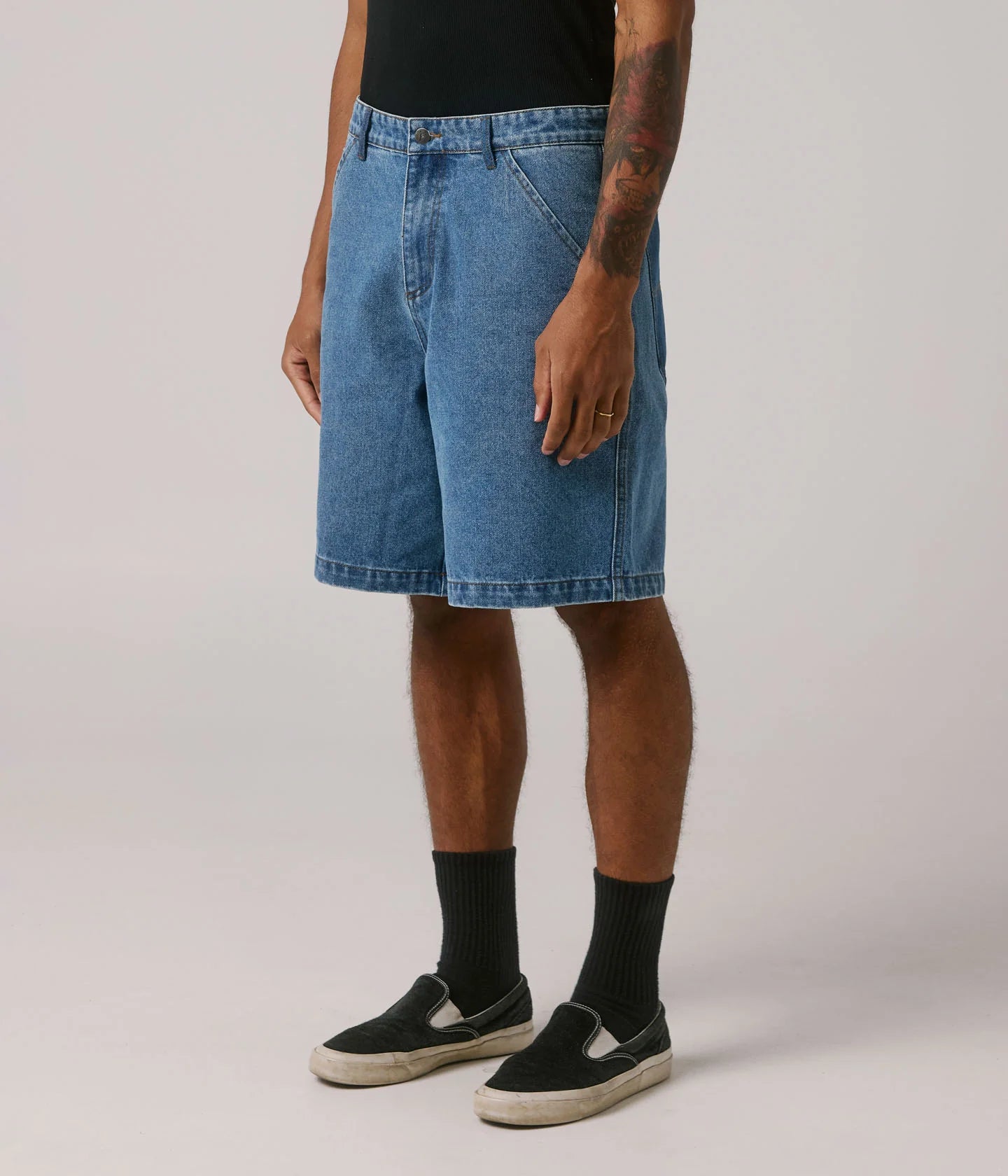 REYNOLDS HALO 21" DENIM SHORT // WORN BLUE