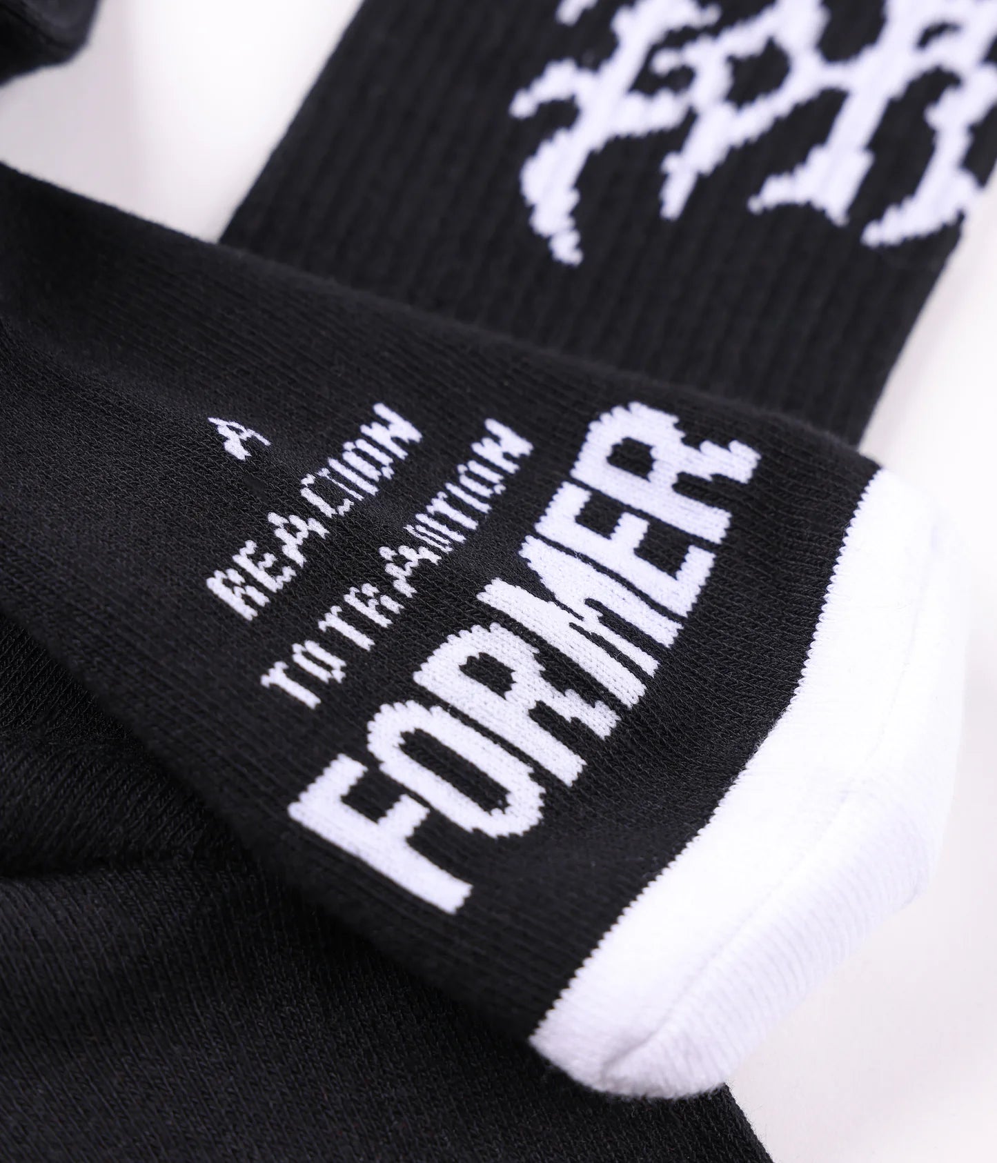 PUNCTURE SOCK // BLACK