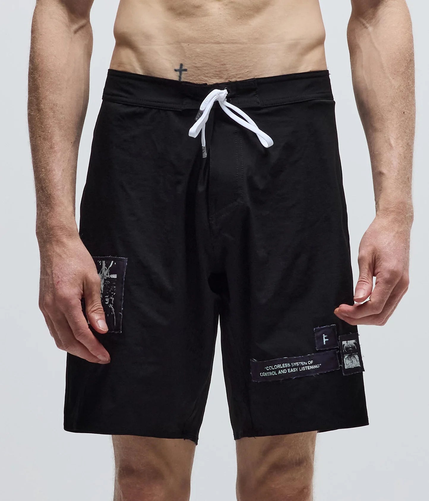 HUSH PATCH 18" TRUNK // BLACK
