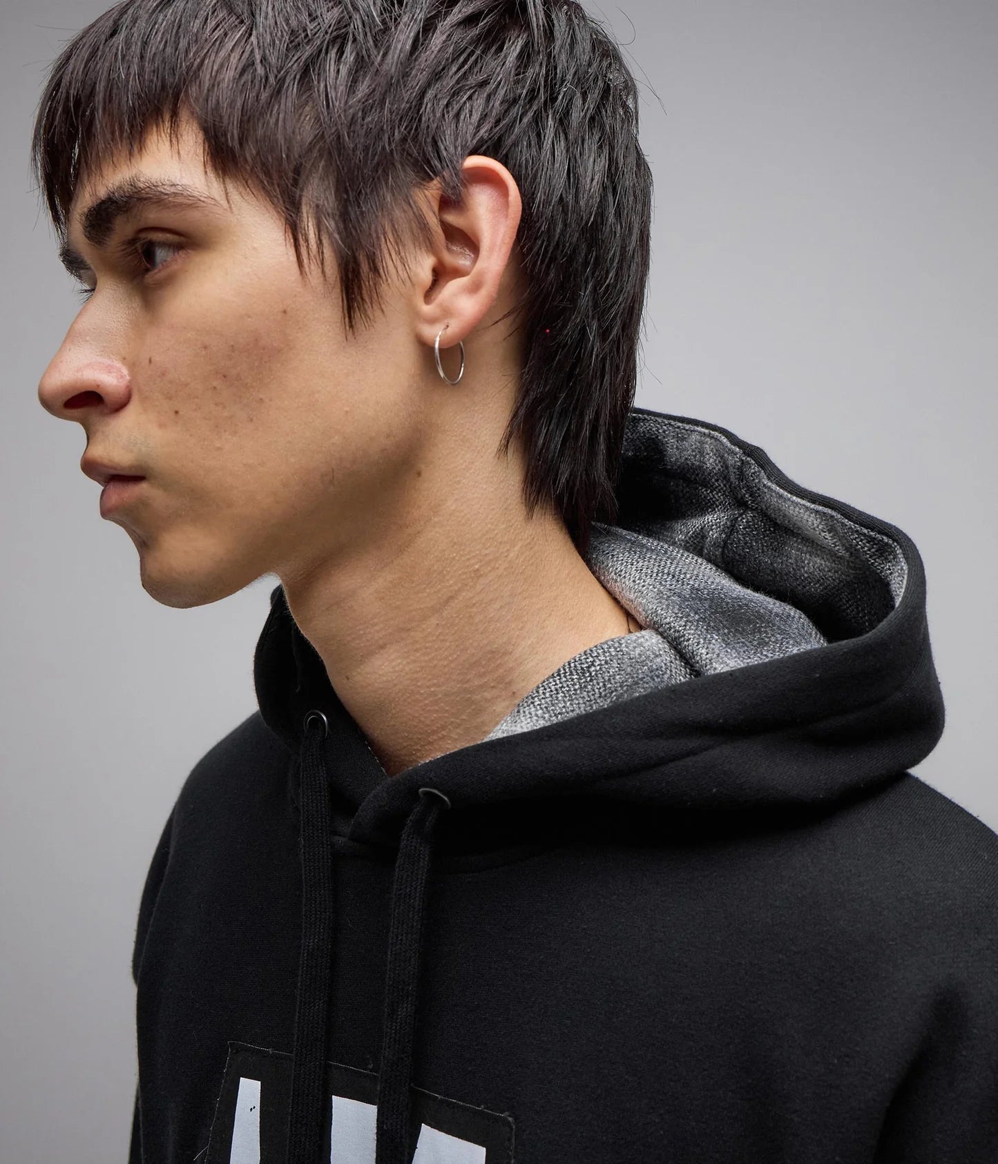 ENIGMA PATCH HOOD // BLACK