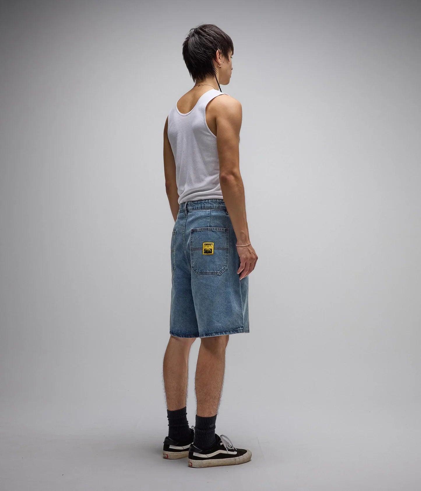 REYNOLDS 21 DENIM WALKSHORT // MID BLUE