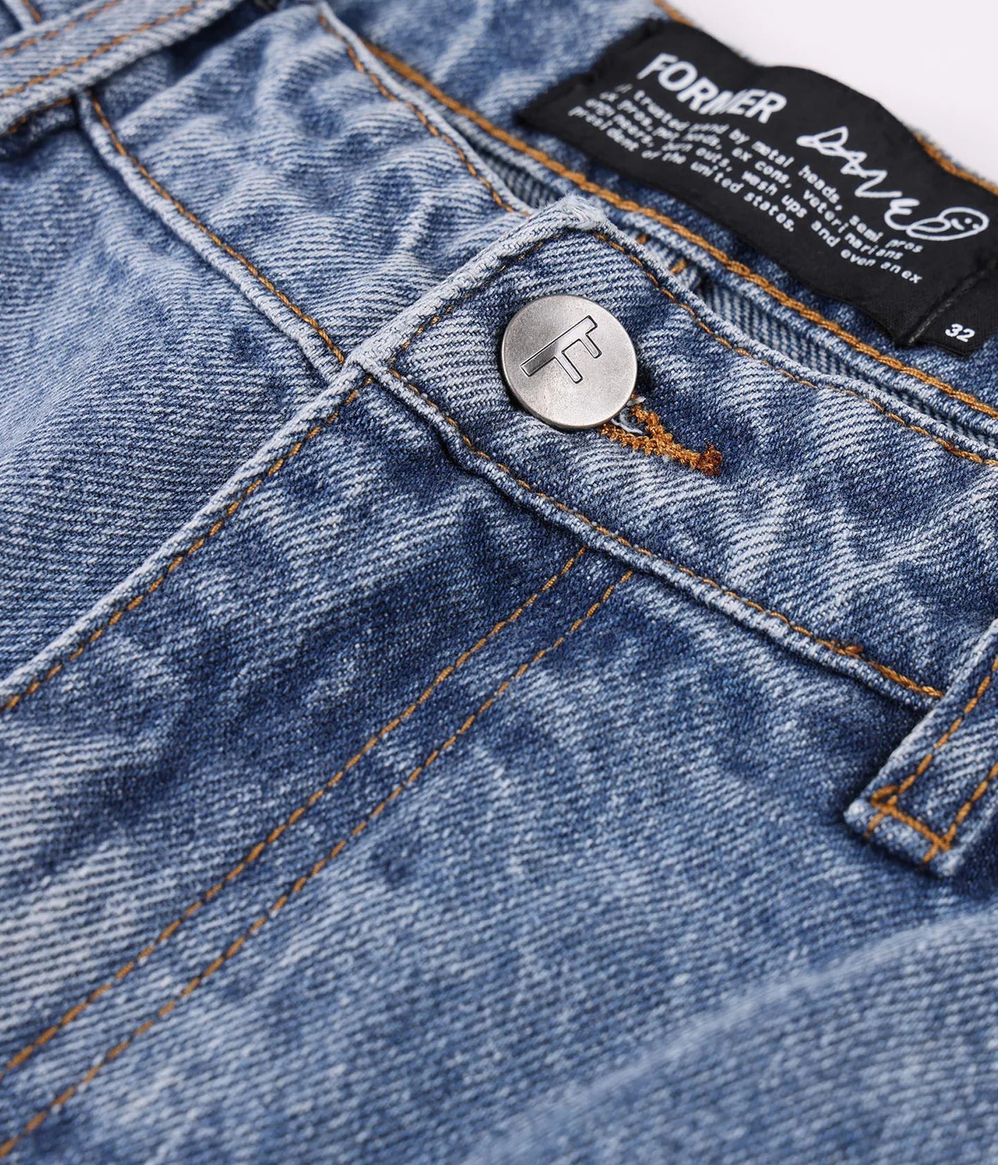 REYNOLDS 21 DENIM WALKSHORT // MID BLUE