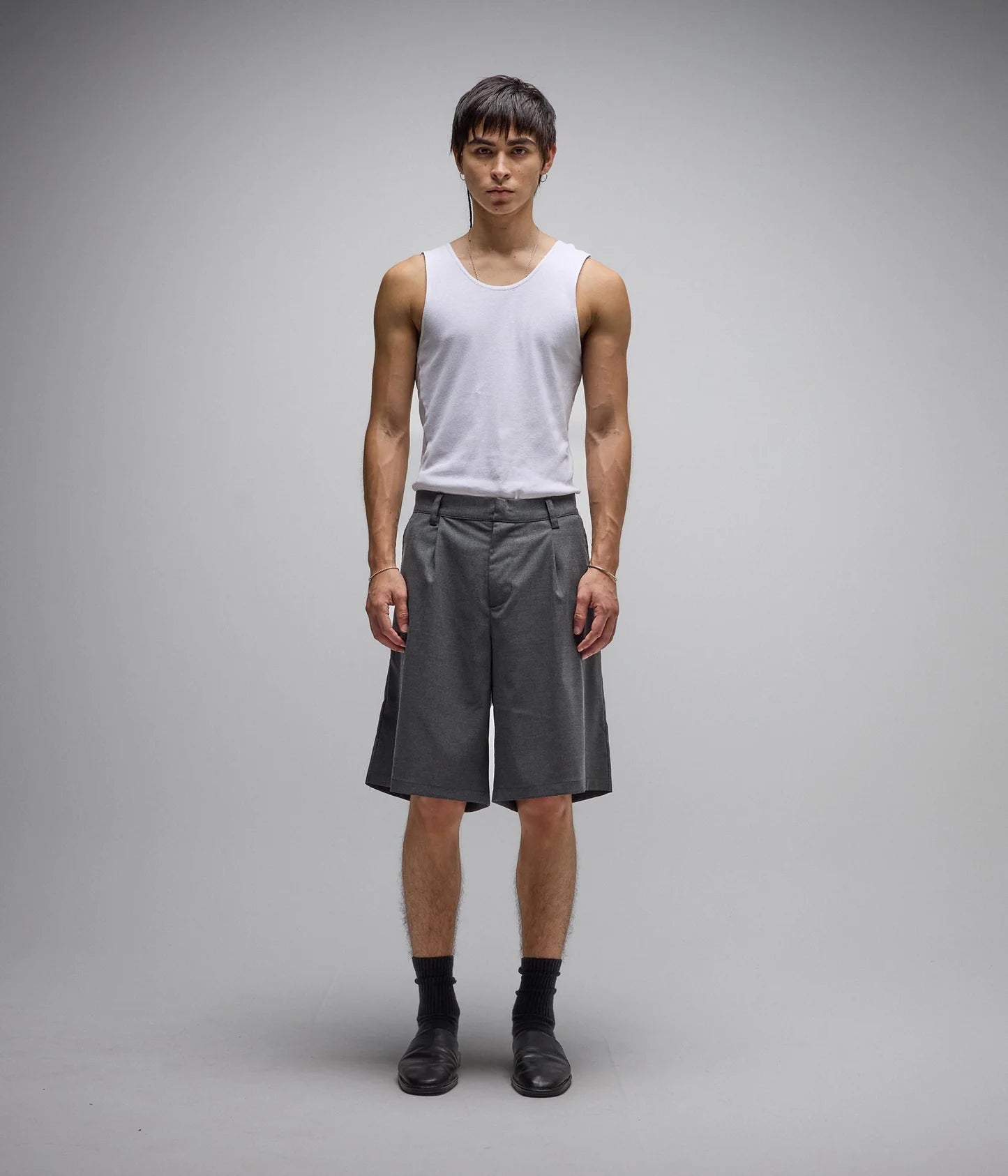 ANDERSON SHORT // GREY