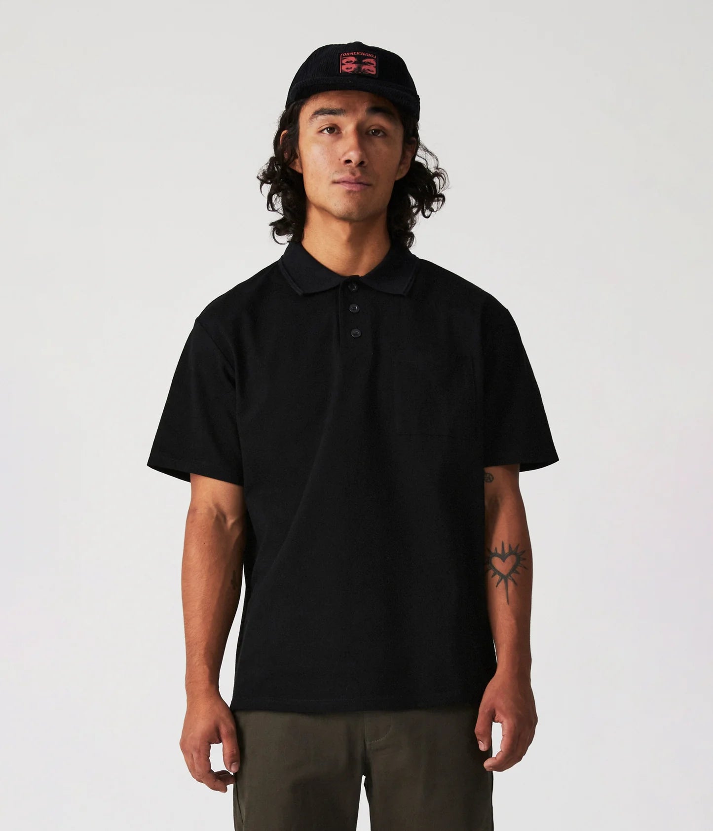UNIFORM SS BUTTON POLO // BLACK