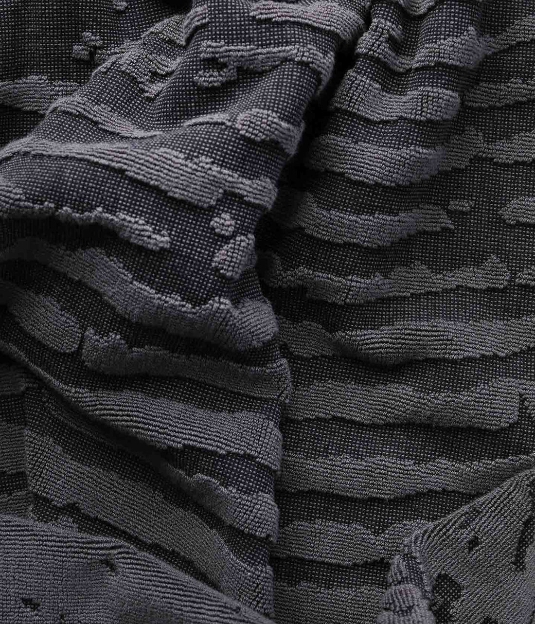 CRUX BEACH TOWEL // BLACK CHARCOAL – FORMER MERCHANDISE