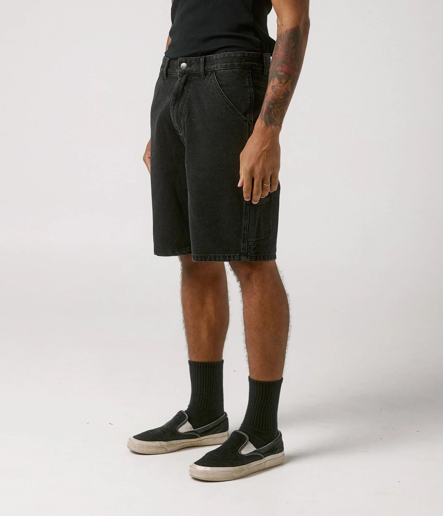 REYNOLDS DENIM 21'  WALKSHORT // BLACK STONE