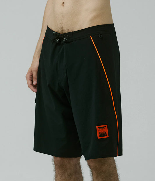 REYNOLDS 20" TRUNK // BLACK