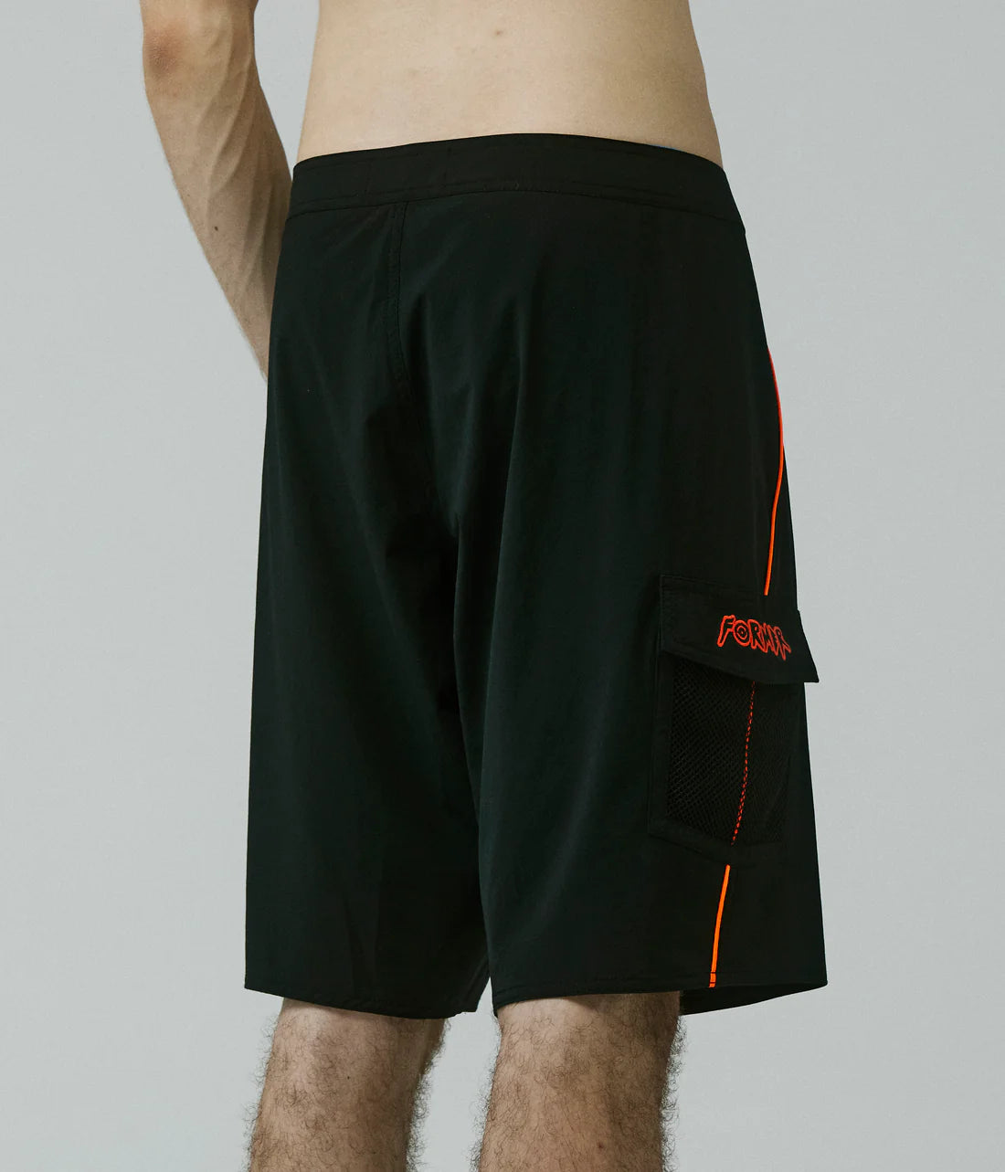REYNOLDS 20" TRUNK // BLACK