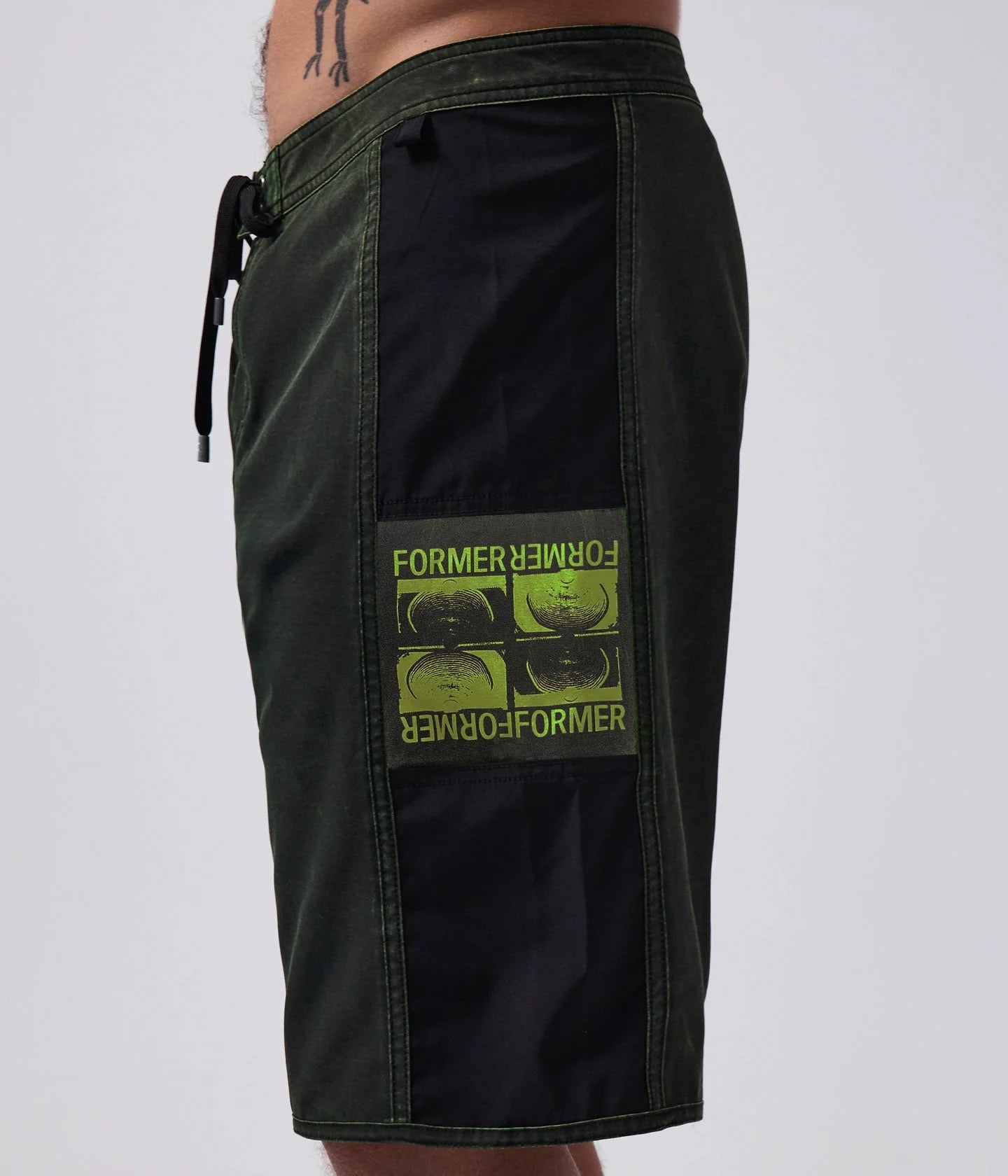 MANNERS 20' TRUNK // BLACK/LIME