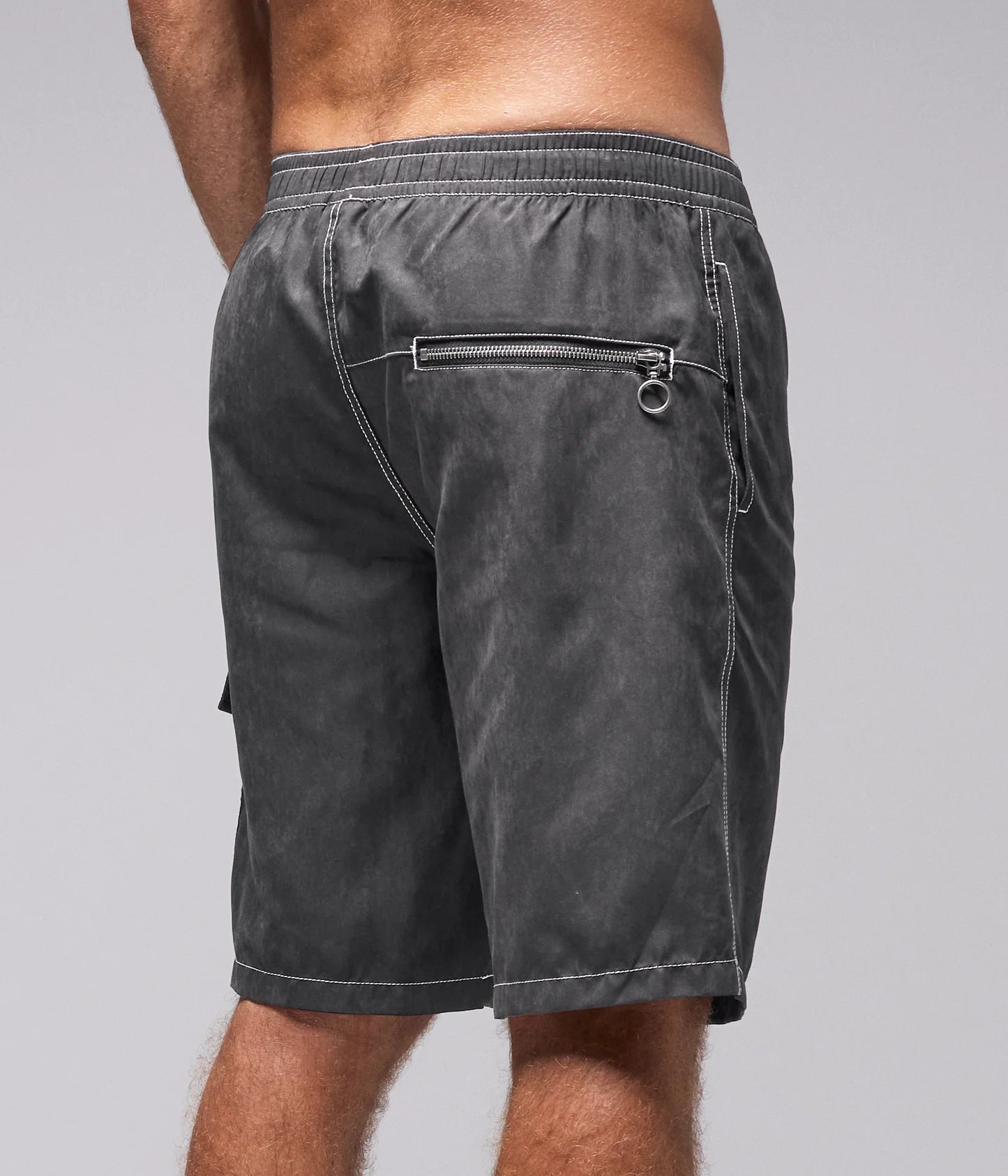 SWANS CARGO 21" SWIM TRUNK // BLACK