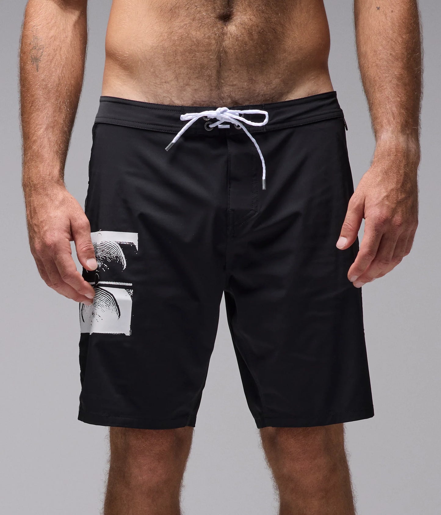 MILITANT 18.5" TRUNK // BLACK