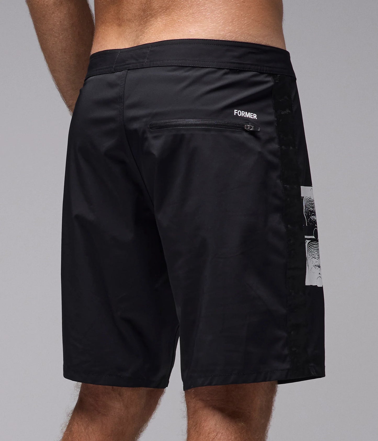 MILITANT 18.5" TRUNK // BLACK