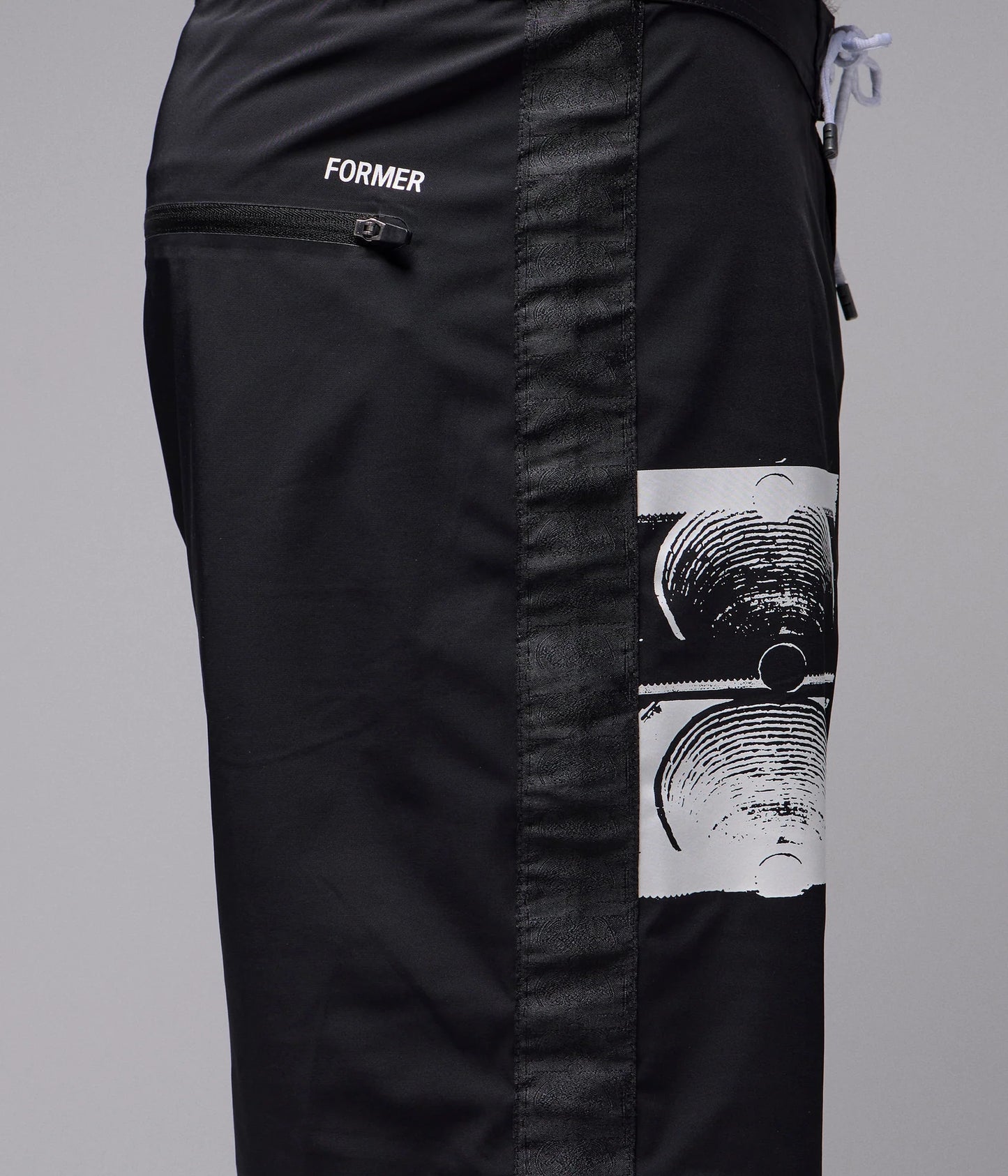 MILITANT 18.5" TRUNK // BLACK