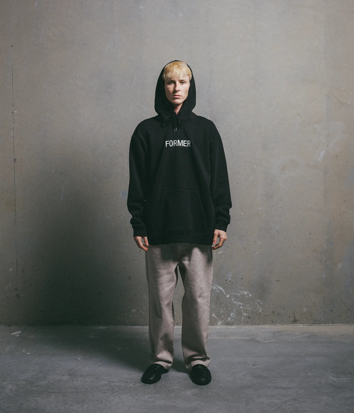 LEGACY EMB HOOD // BLACK