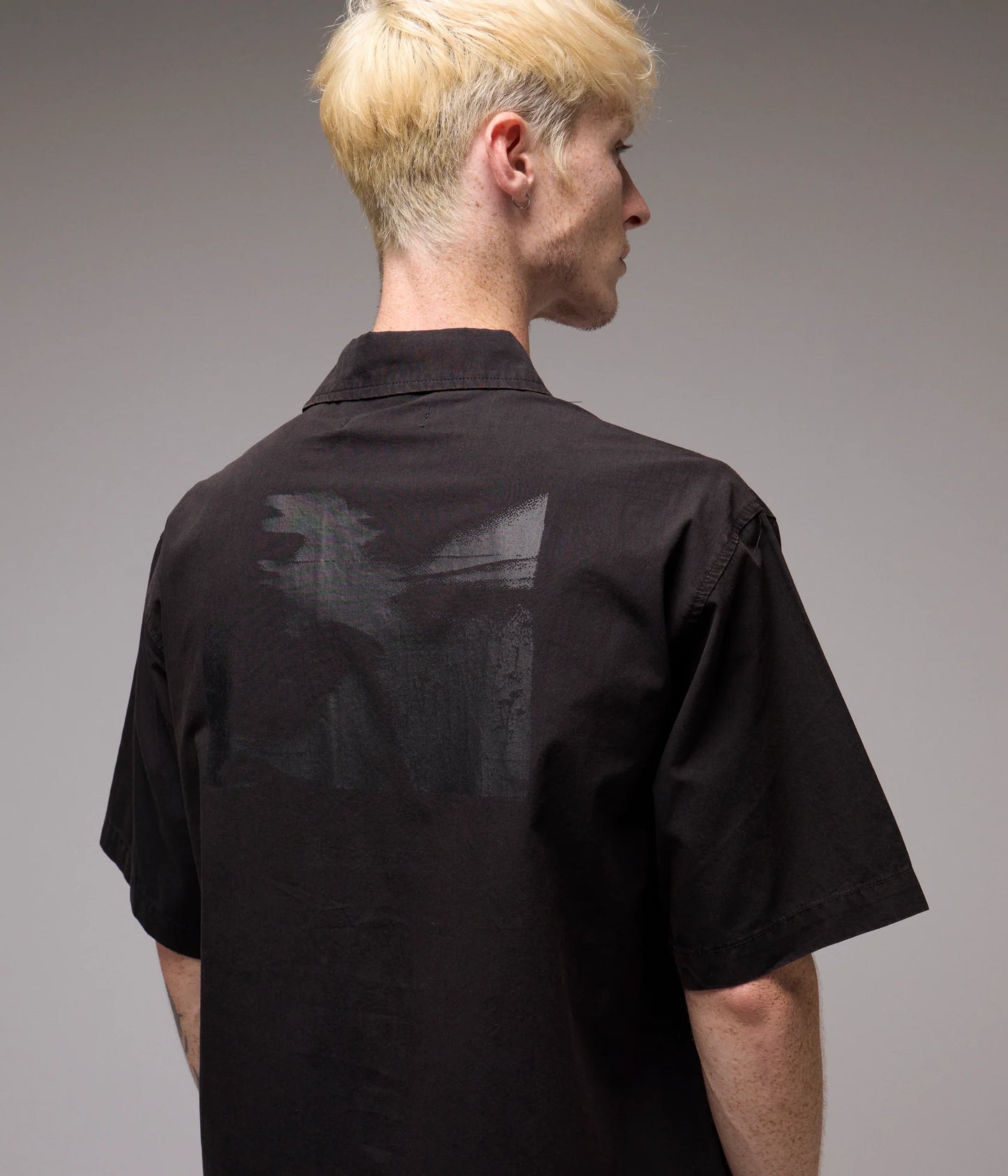 VIVIAN SHUNNING SS SHIRT // WASHED BLACK