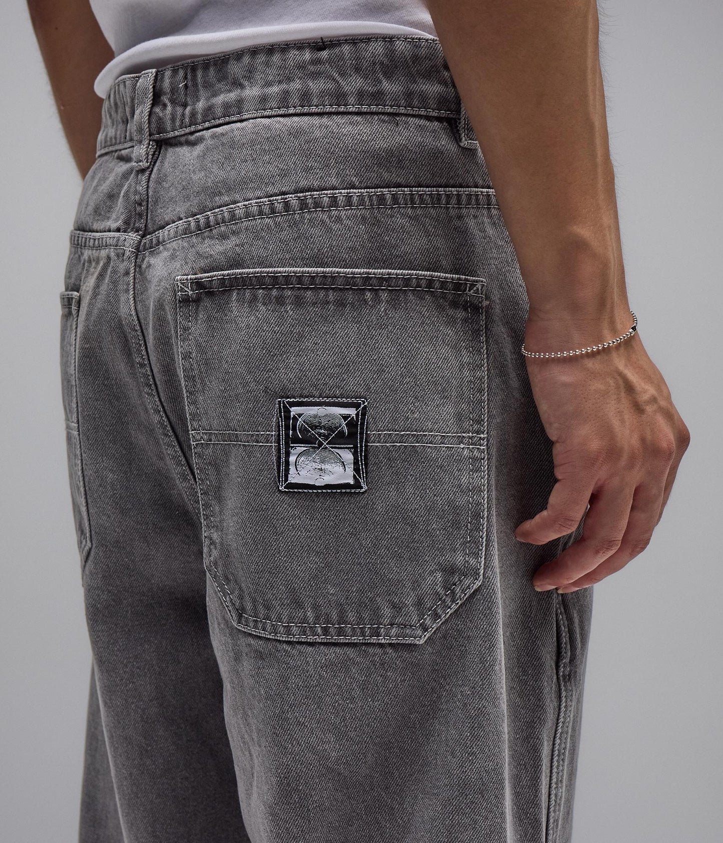 DISTEND DENIM PANT // WASHED GREY
