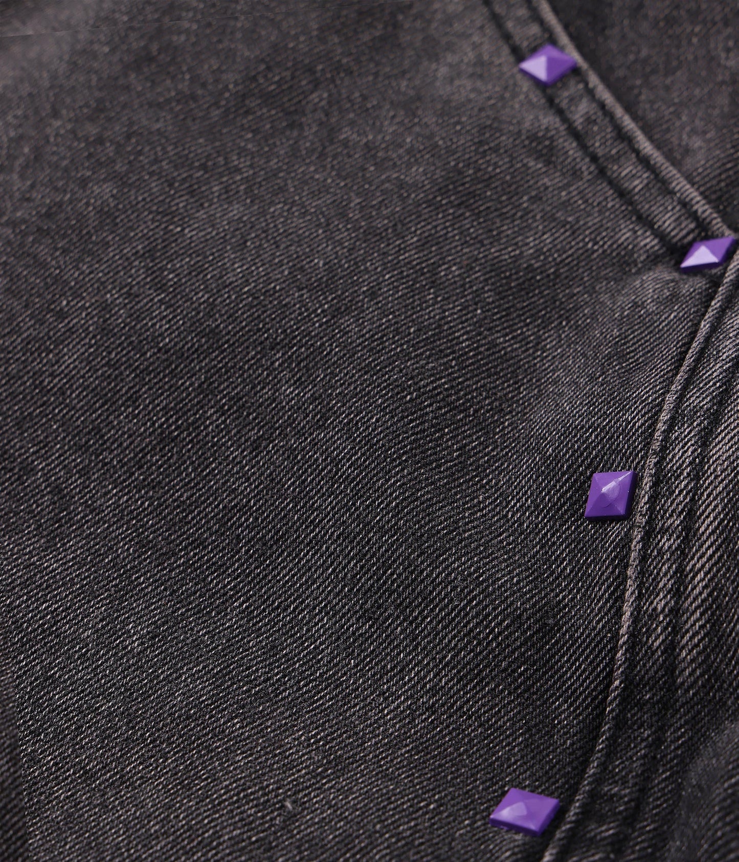 STUDDED DENIM 21" WALKHSHORT // WSHBLK