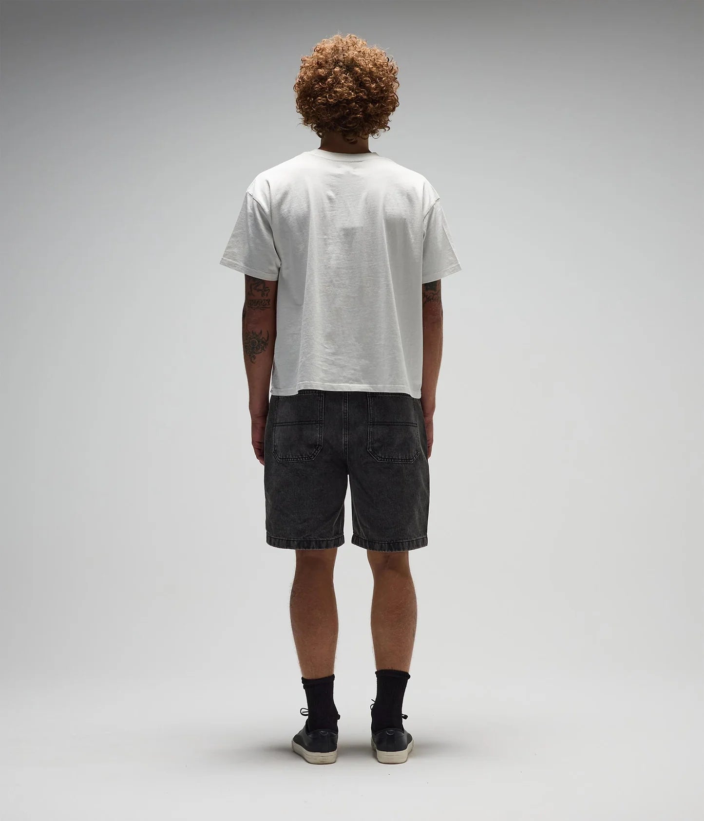 STUDDED DENIM 21" WALKHSHORT // WSHBLK