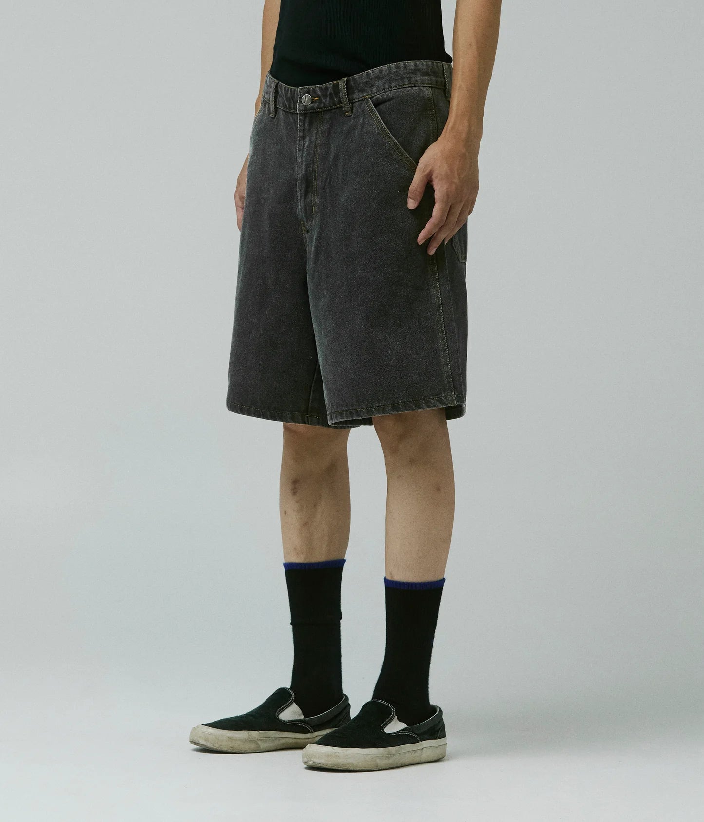 REYNOLDS 21" DENIM WALKSHORT // WASHED BLACK