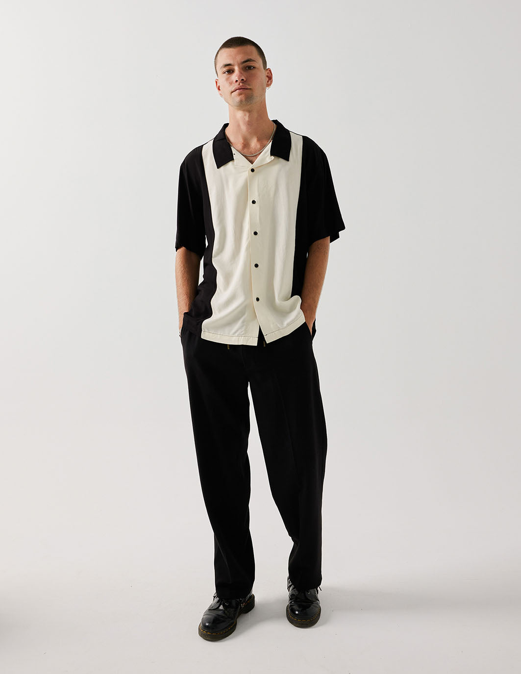 VIGOR SS SHIRT | BLACK – FORMER MERCHANDISE | JAPAN OFFICIAL