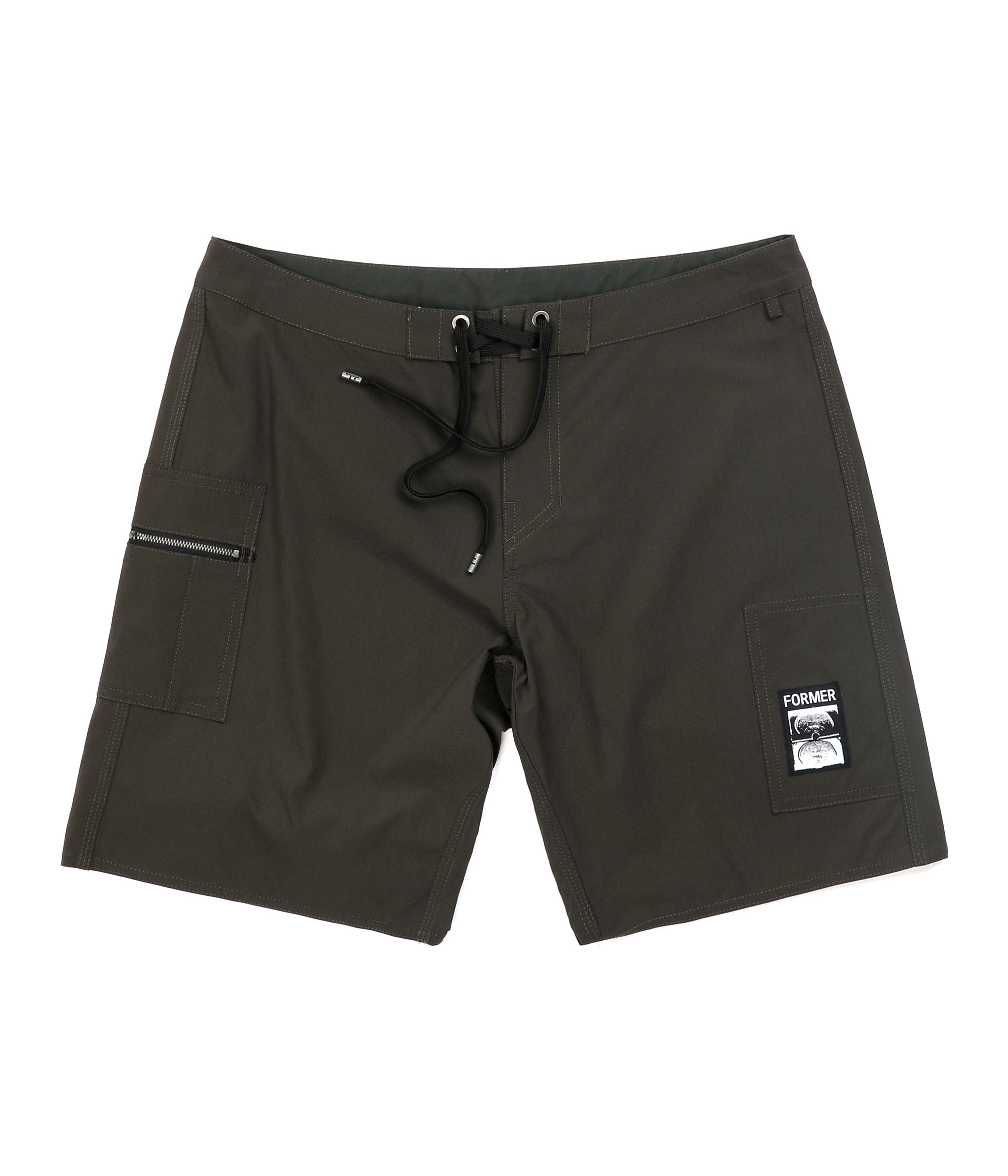 FORMER DANE 2.0 TRUNK // ARMY 32インチ DANE 2.0 TRUNK // ARMY – FORMER MERCHANDISE | JAPAN OFFICIAL SITE